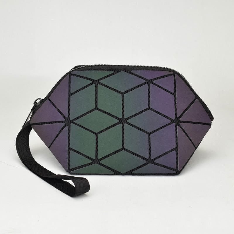 Geometric Shell Zipper Clutch