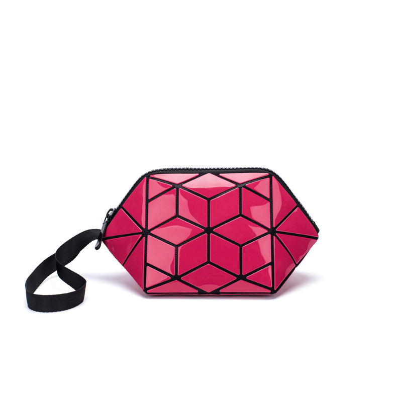 Geometric Shell Zipper Clutch